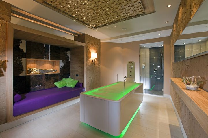 Room 64 of 85