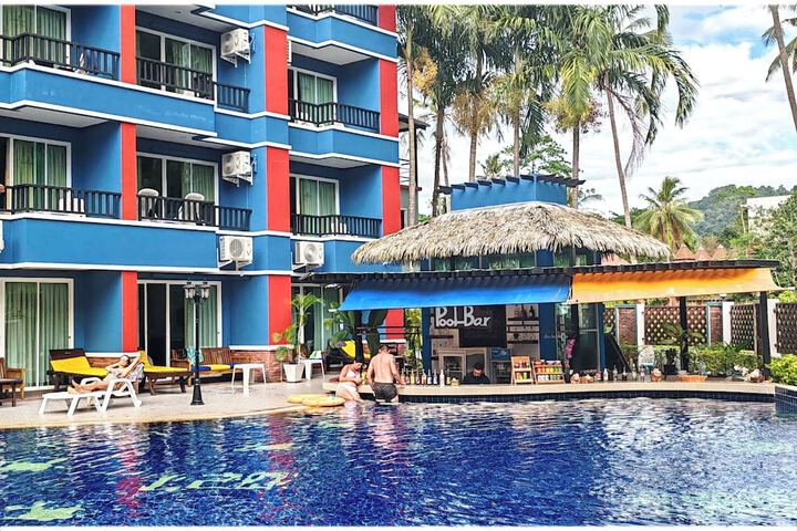 Hotel with Pool