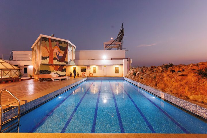 Hotel with Pool