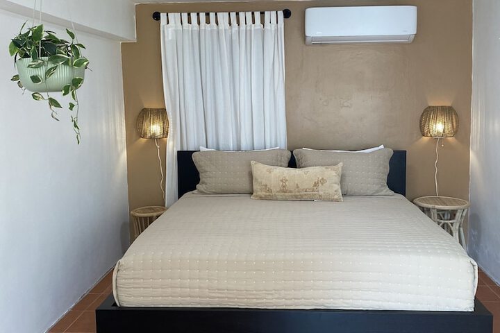 Room 2 of 34