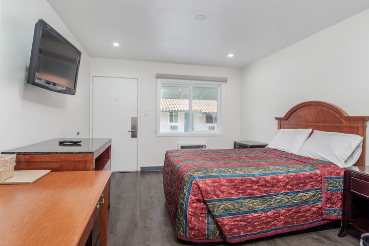 Room 21 of 43