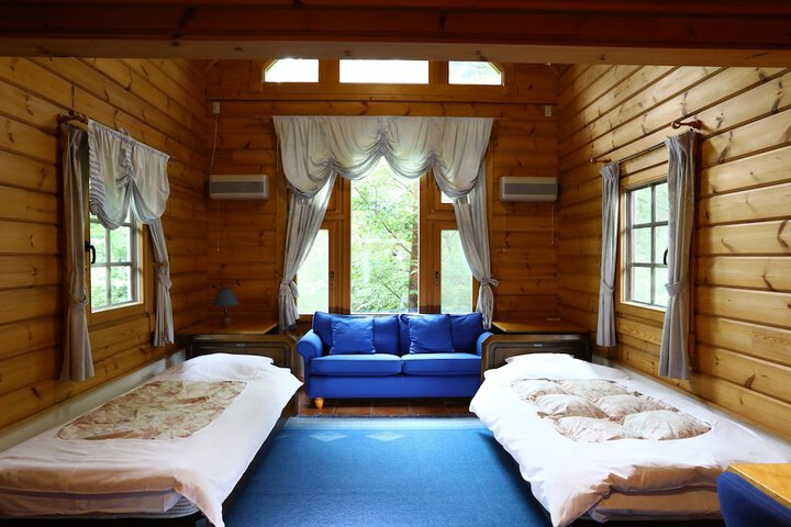 Room 6 of 74