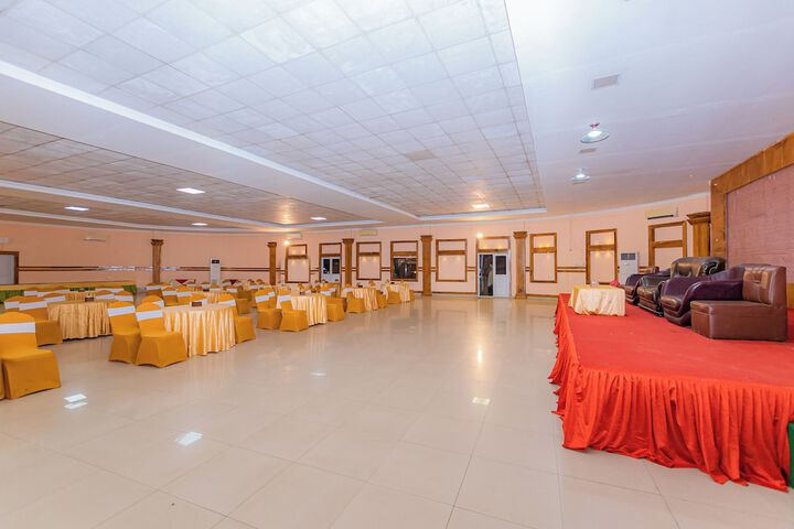 Ballroom/Hall 101 of 126