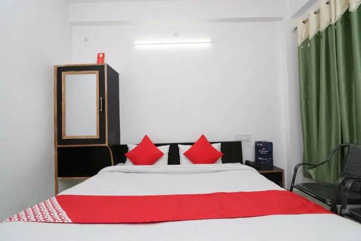 Room 6 of 11