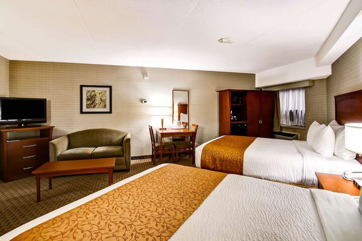 Room 17 of 33
