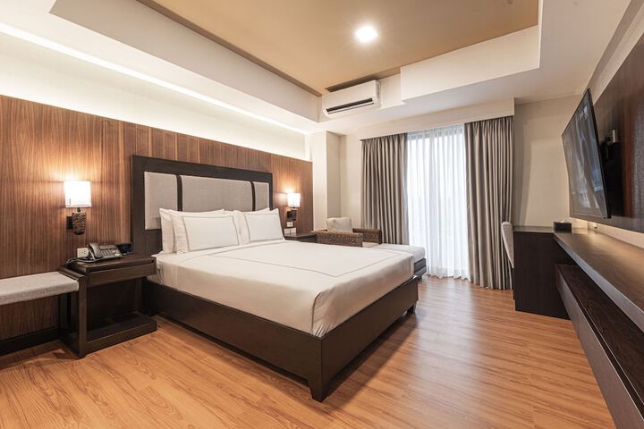 Room 2 of 40
