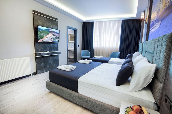 Room 7 of 27