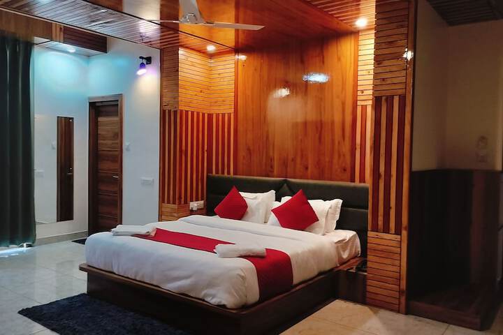 Room 5 of 44