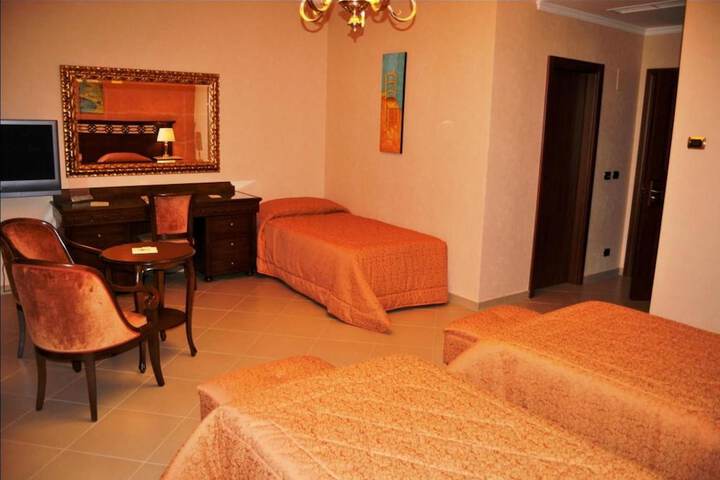 Room 3 of 36