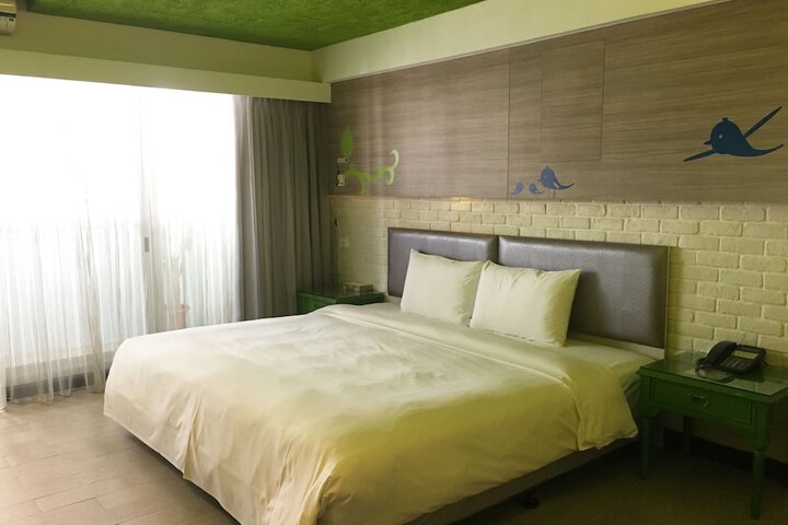 Room 10 of 49