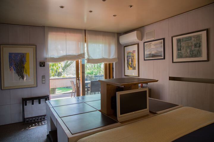 Room 2 of 45