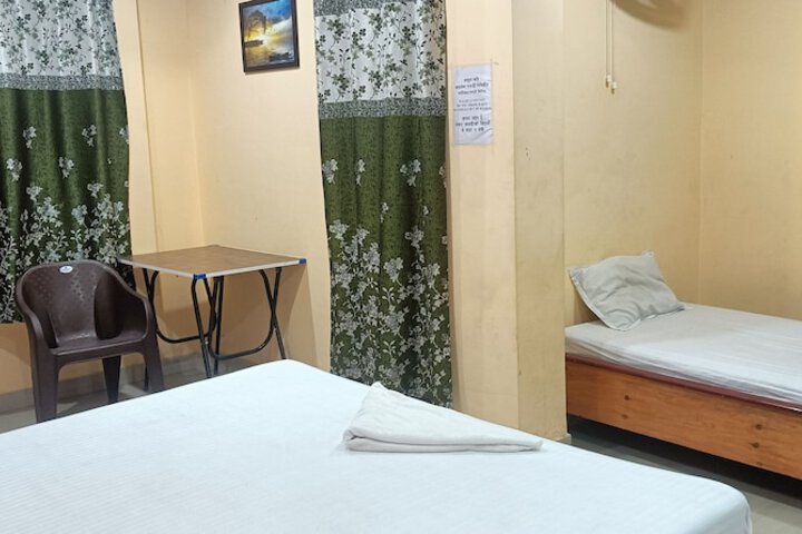 Room 17 of 37