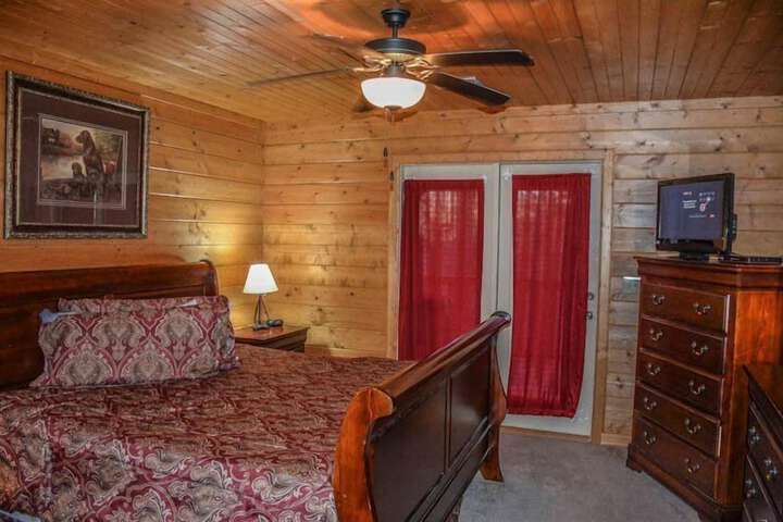 Room 5 of 16