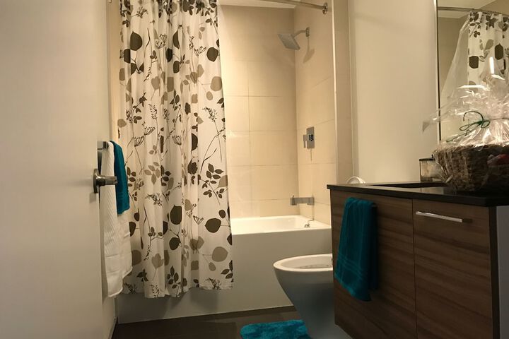 Room 10 of 13