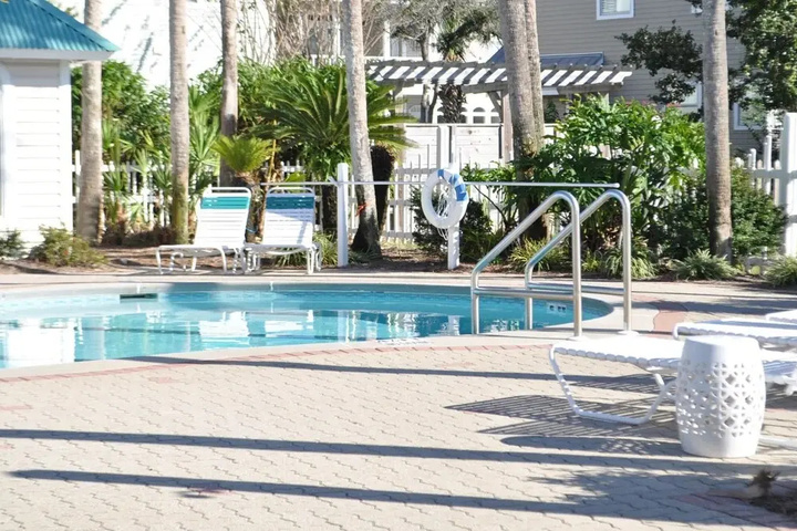 Pool 16 of 27