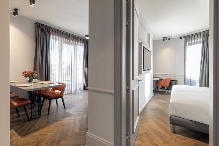 Room 30 of 126