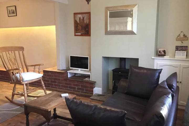 Room 2 of 12