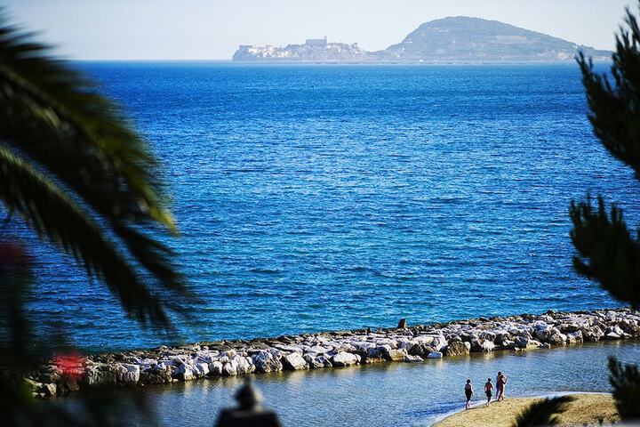 Beach 62 of 67