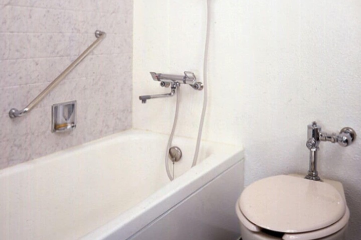 Room 12 of 27