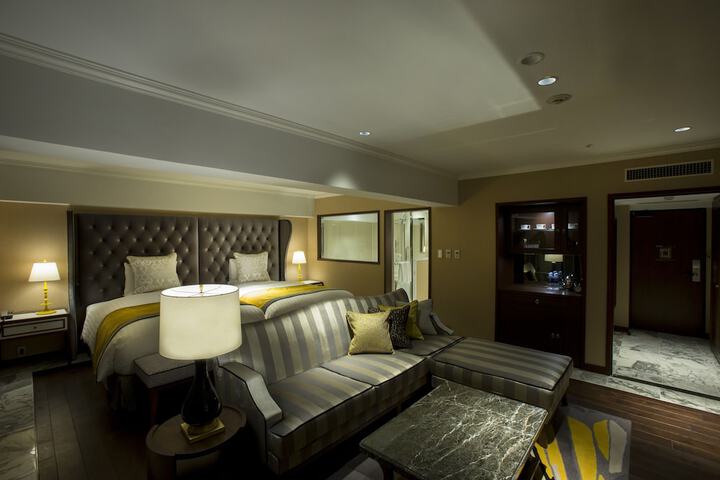 Room 18 of 119