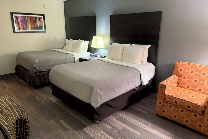2 Double Beds (2 of 5)