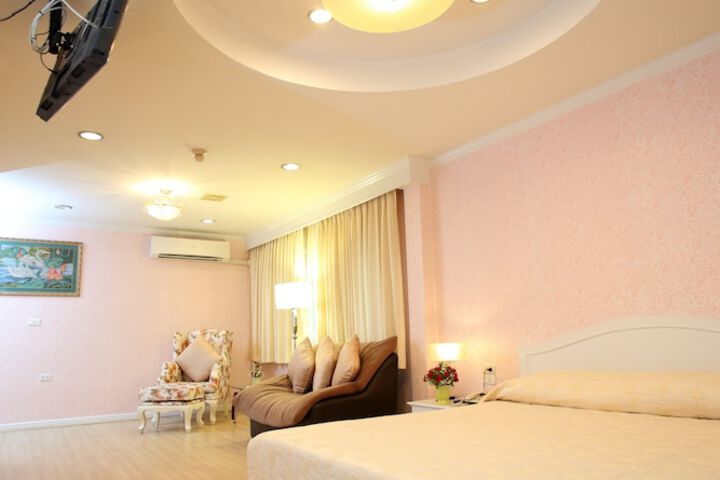 Room 5 of 71
