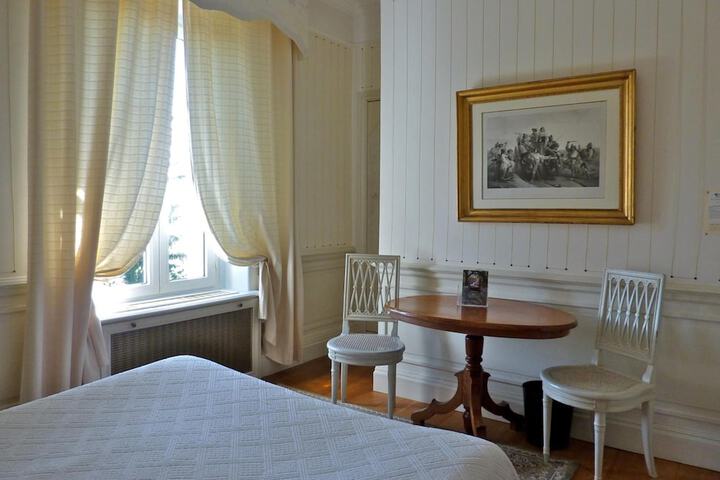Room 18 of 35