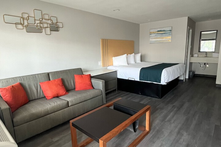 Room 8 of 13