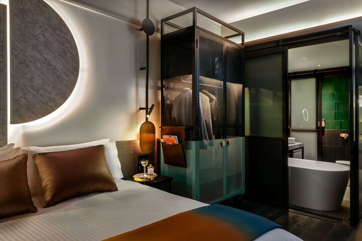 Room 6 of 46