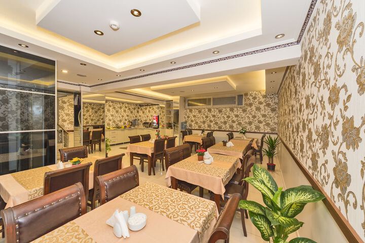 Dining 58 of 70