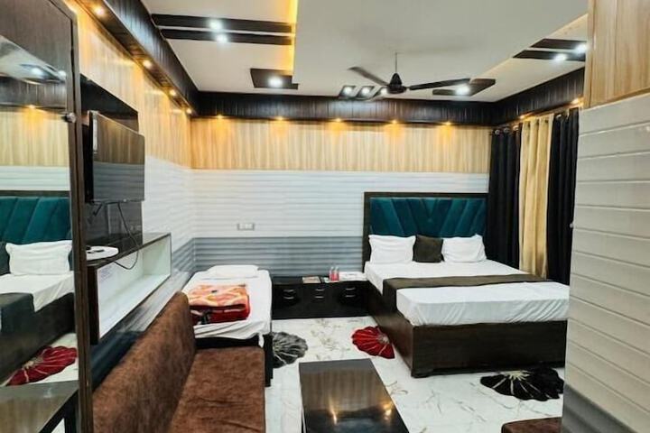 Room 3 of 17
