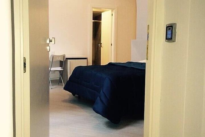 Room 31 of 64