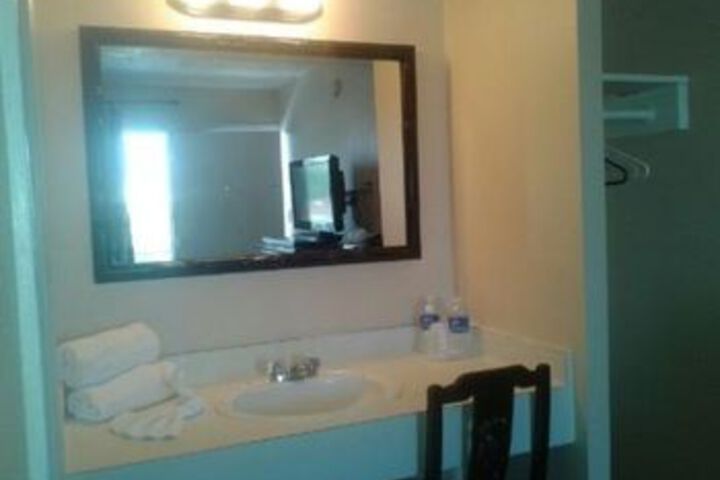 Room 5 of 25