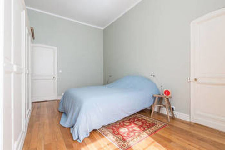 Room 9 of 35