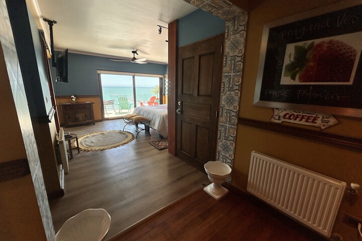 Room 10 of 180