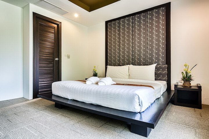 Room 10 of 66