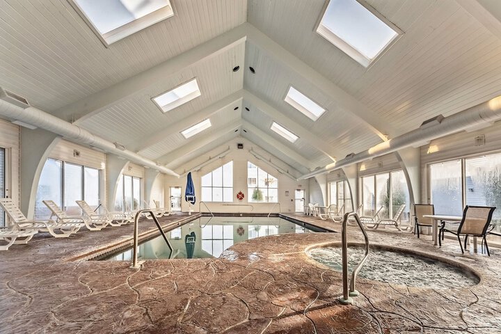 Indoor spa tub