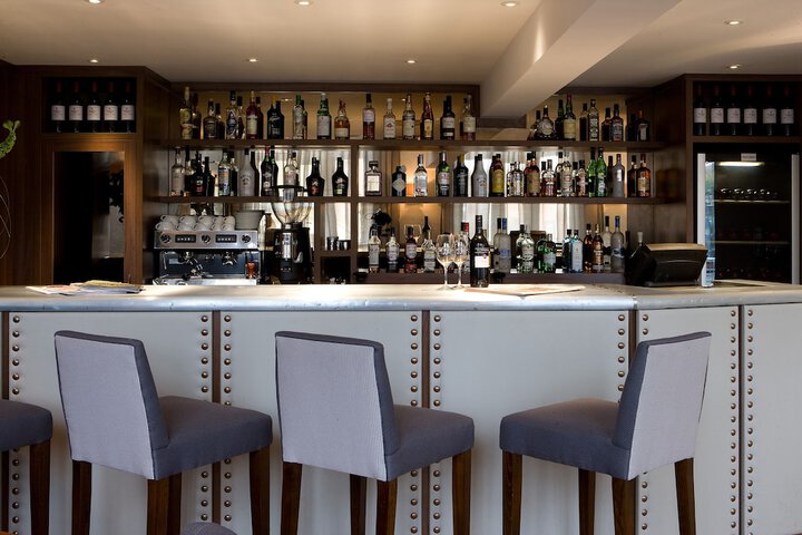 Lounge 79 of 85