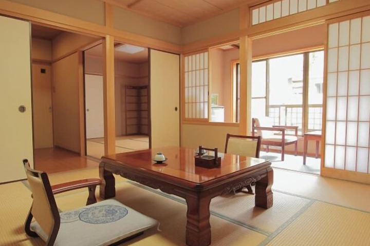 Room 2 of 4