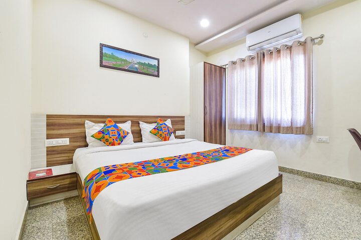 Fabhotel Vardan Villa