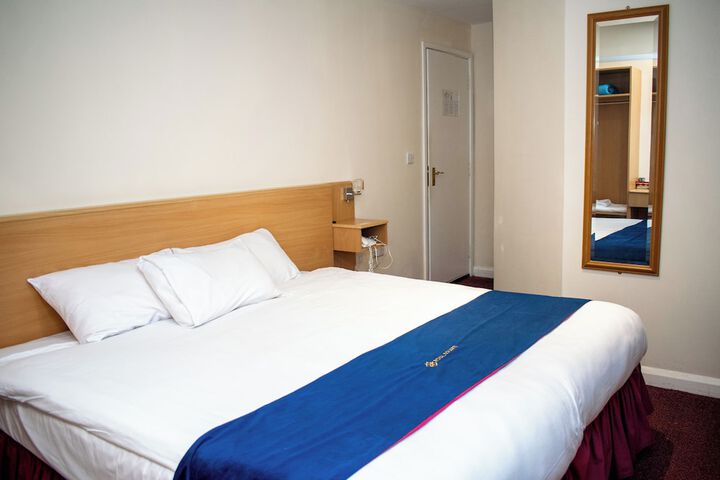 Room 49 of 157