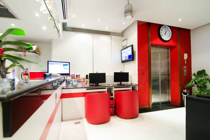 Business Center 38 of 41
