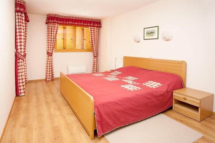 Room 6 of 31