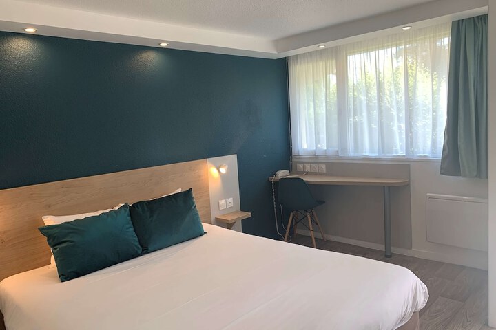 Room 8 of 30