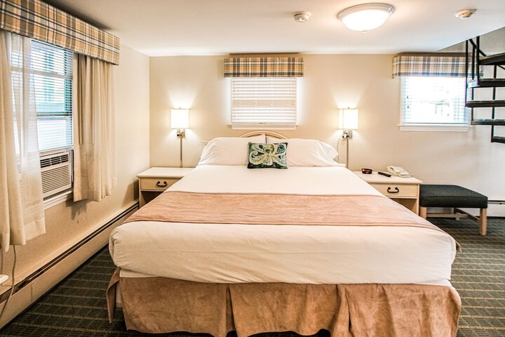 Room 6 of 32