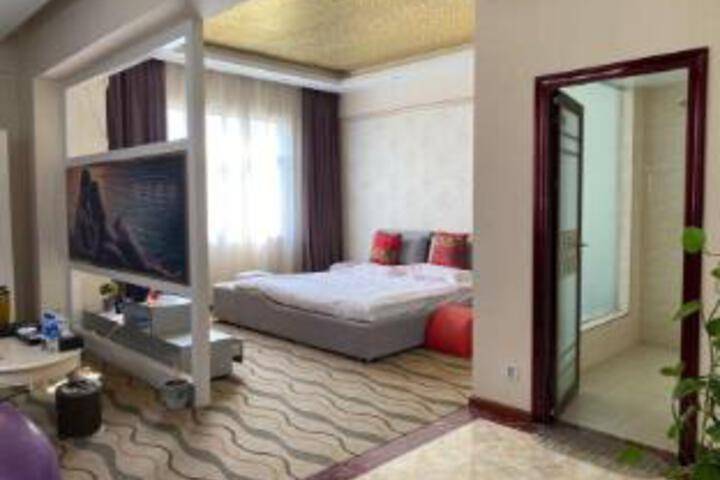 Room 5 of 7