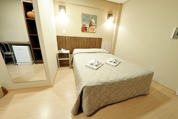 Room 9 of 38