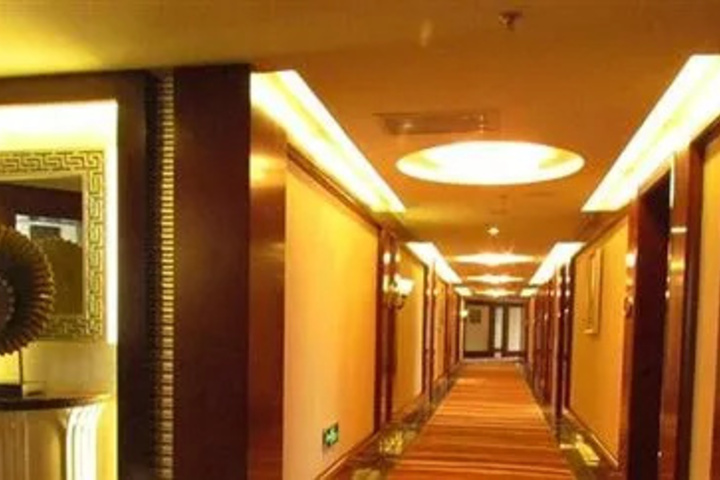 Room 10 of 11
