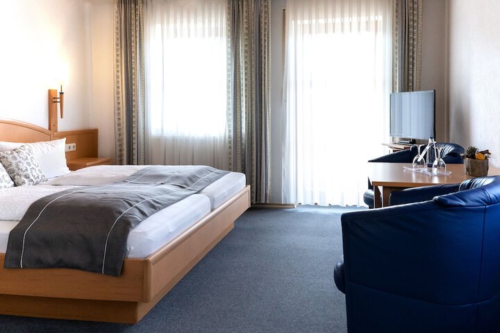 Room 12 of 37