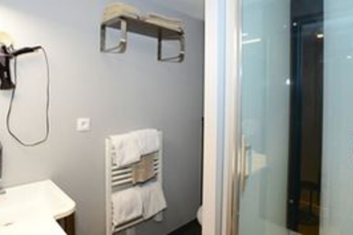Room 2 of 7
